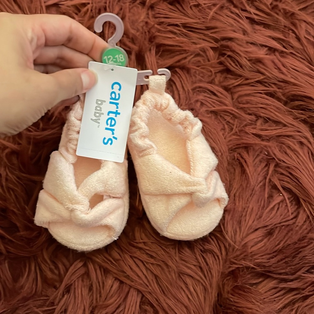 Bnwt Carters slippers pink in 12-18 months